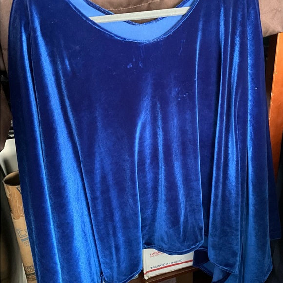 One size Velour Top Easy pullover to wear with comfort One size fits most - Picture 3 of 4